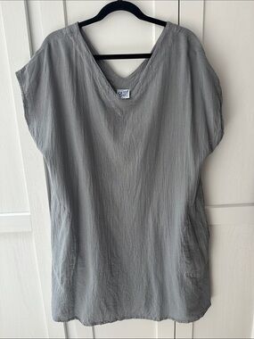 Oh My Gauze! Gray V-Neck Relaxed Tunic